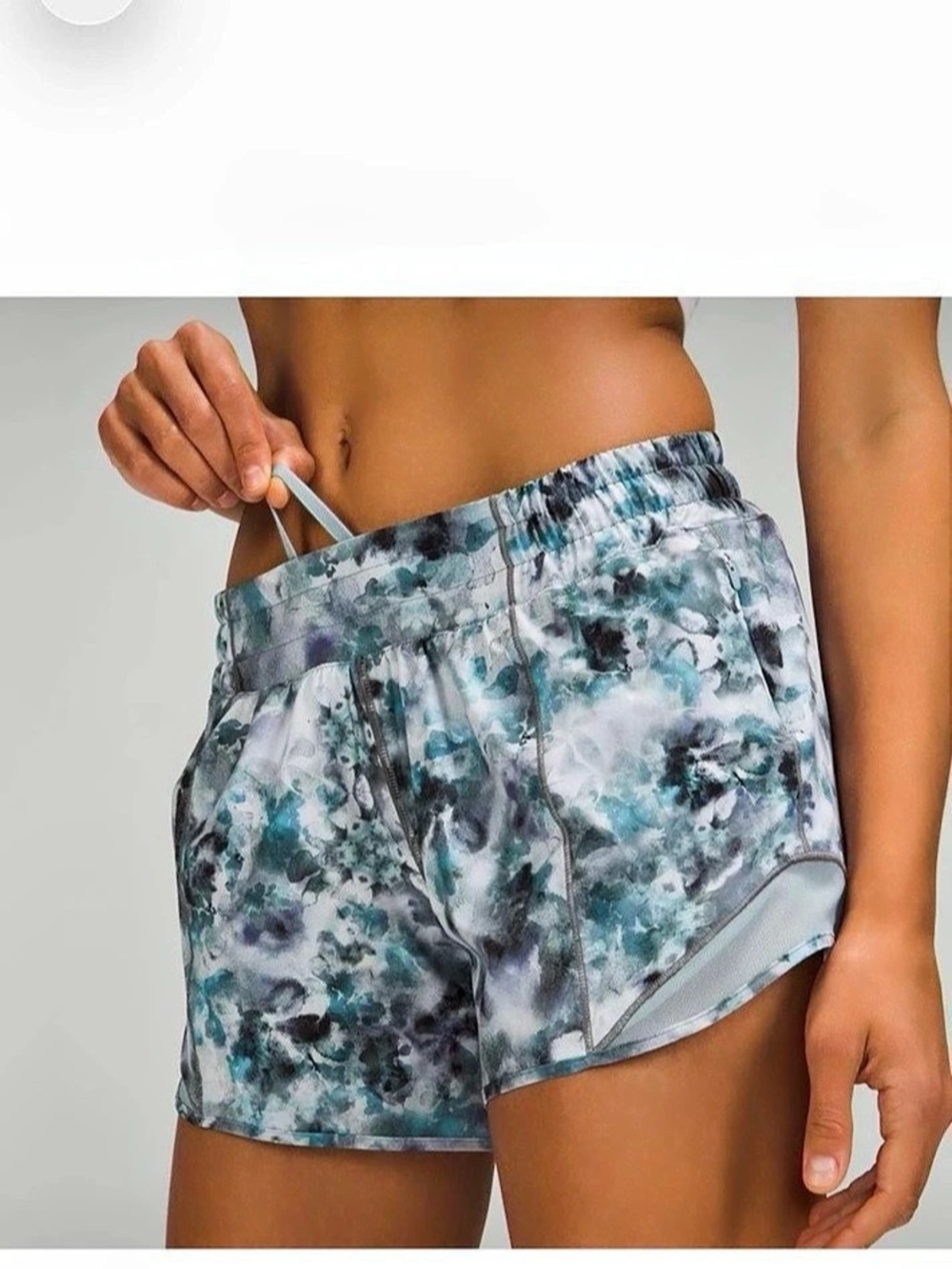lululemon Hotty Hot Low-Rise Lined Short Size 6 Gray & Blue